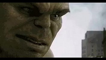 Hulk destruye a viuda negra.MOV