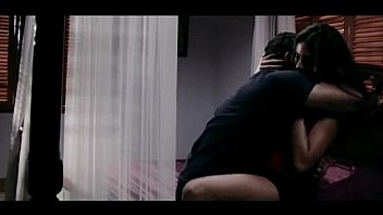 Veena-Maliks-Hot-Erotic-Bed-Scene-From-Mumbai-125-KM--Bollywood-Hindi-Movie